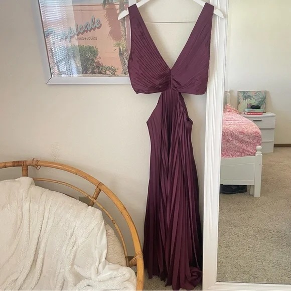 NEW Abercrombie & Fitch Giselle Pleated Cutout Midi Dress in Plum Large Tall - Picture 4 of 9